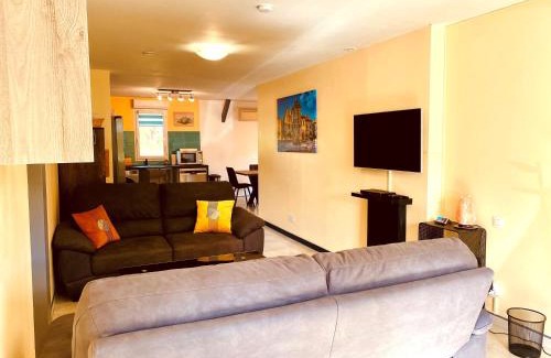 Capdrot House | 3-Star Tourism Rated Holiday 1 Bedroom Home with Aircon and Private Pool - 40 Mins from Bergerac