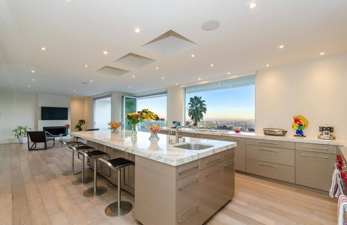 Hollywood Hills House | 3 Story 4 bedroom Hilltop Mansion with View of the City