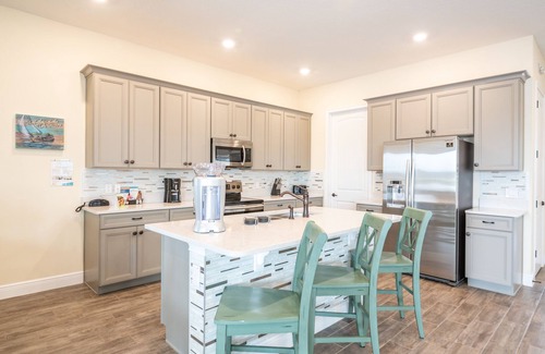West Kissimmee Cottage | 3 Story Cottage with Private Pool near Disney with Margaritaville Resort &.