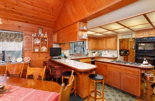 Crestline Cabin | 3-story near Big Beark, Lake Arrowhead