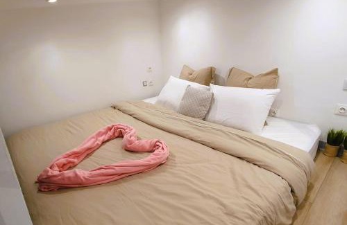 Saint-Denis Apartment | 3 studios autour d'un patio commun