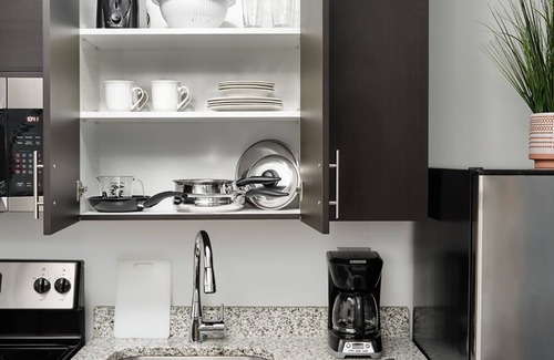 Lithia Springs Hotel | 3 Stylish Suite Perfect for Extended Stays - Convenient Location Near Attraction