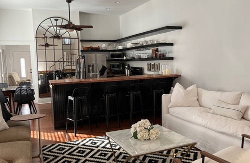 Madison House | 3-suite cottage spa (aaaah!) house—amenities galore, in historic Madison Indiana