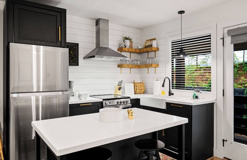 Caton Cabin | 3 Suites, Sleeps 18 | Indoor Pool + Game Room