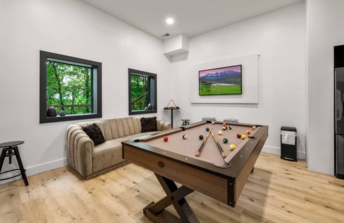Caton Cabin | 3 Suites, Sleeps 18 | Indoor Pool + Game Room