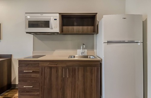 Greenville - Spartanburg Hotel | 3 Suites with Kitchen Near Greenville Airport – Ideal for Work or Long Stays