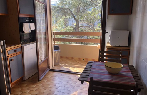 Sanary-sur-Mer Apartment | 3* T3 apartment with parking near town center