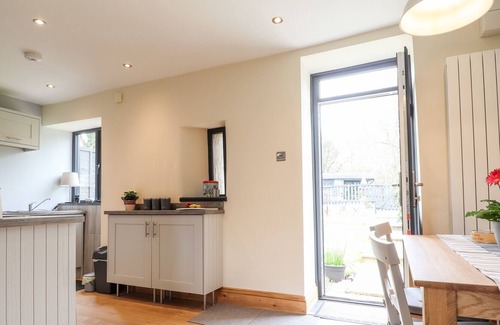 Haverfordwest House | 3 THE BARN, romantic, character holiday cottage in Broad Haven