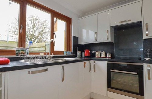 St. Just in Roseland Cottage | 3 THE BOWLING GREEN, pet friendly in St. Just In Roseland