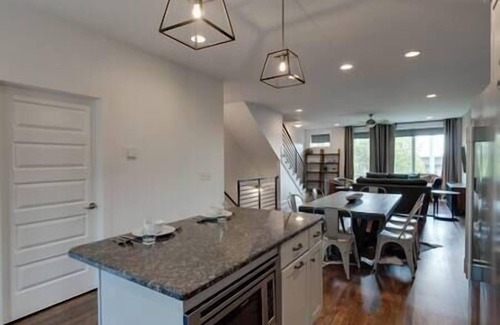 Eighth Avenue House | 3 Townhomes 10 BDR/3 Miles to Broadway!