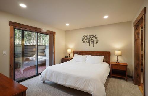 Sunriver House | 3 Tumalo with Wood Burning Fireplace