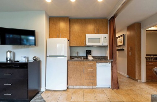 San Clemente Hotel | 3 Units | Kitchenette | Pool | Near Beachside