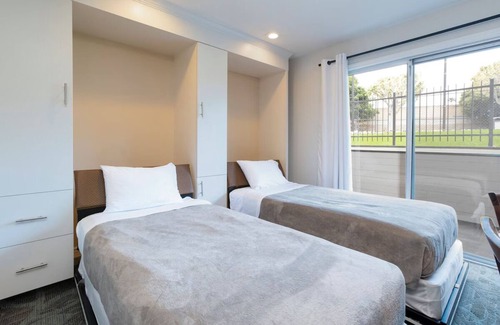 San Clemente Hotel | 3 Units | Kitchenette | Pool | Near Beachside