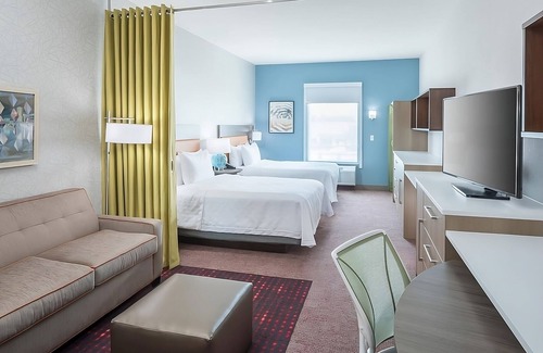 Airport North Hotel | 3 Units | Modern Suite w/Kitchenette| Pool & Gym Near MCO