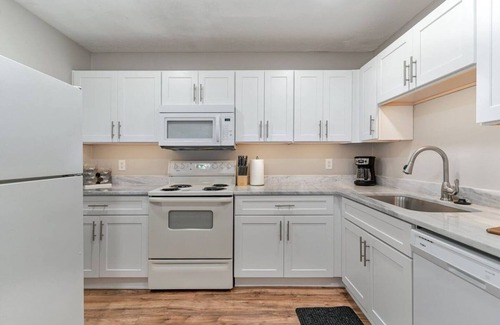 Nashville Condo | 3 Units - Sleeps 24 - Mins. to Downtown/Airport