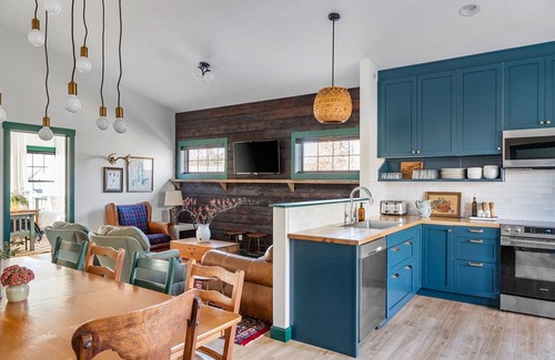 Nashville Apartment | 3-West: Luxe 3BR in Downtown Nashville, IN w/Rooftop Patio