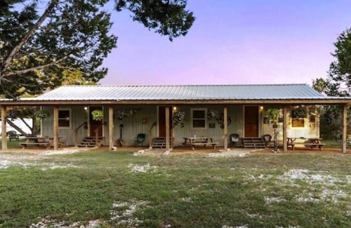 Bandera Cabin | #3~Wrangler~Bandera Tin Star~Bandera, TX.~Country