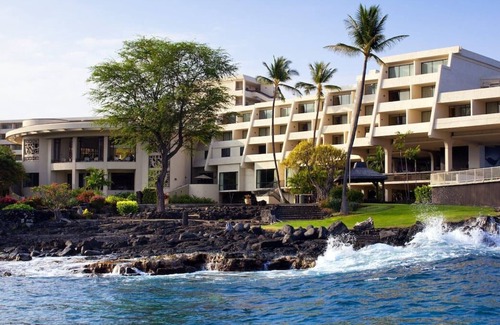 Keauhou House | 3 x Club Oceanfront 2 Double Beds at Outrigger Kona Resort and Spa