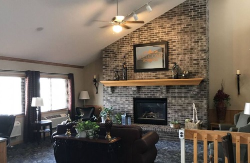 Thorp House | 3 x Double Queen Accommodation at FairBridge Inn & Suites Thorp