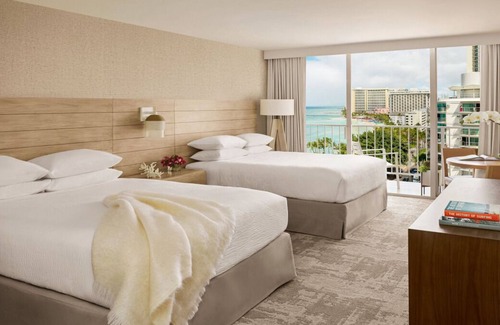 Waikiki Resort | 3 x Ocean View 2 Queen Beds Club Access at Alohilani Resort Waikiki Beach
