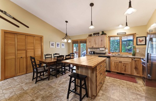 Sunriver House | 3 Yellow Rail, Cute! Hot Tub, AC, SHARC