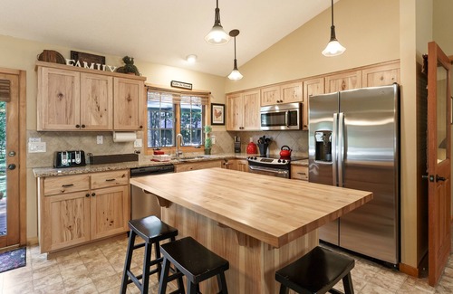 Sunriver House | 3 Yellow Rail, Cute! Hot Tub, AC, SHARC