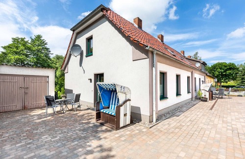 Kroepelin Apartment | 3- Zimmer- Ferienhaushälfte Lucky 2 - Familien Ferienhof Lucky bei Kühlungsborn OFC 08