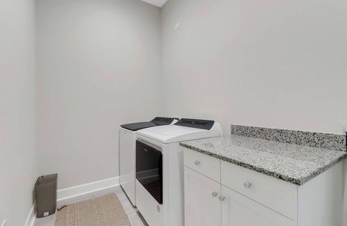 Naples Villa | 30-day minimum lease | Isles of Collier | 3 bedrooms | den with a pull-out couch | 2 baths