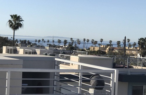 Townsite House | 30 Day minimum. Ocean view roof deck .steps to the beach