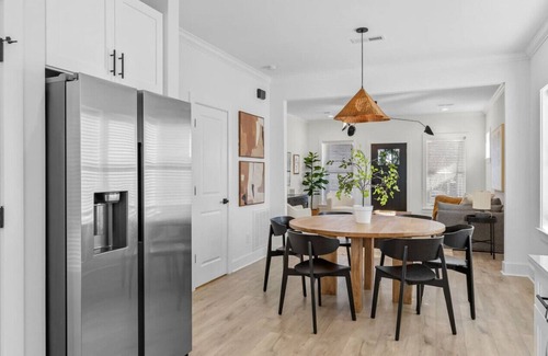 Charlotte Park House | 30+ Day Stay - Brand New Luxury House