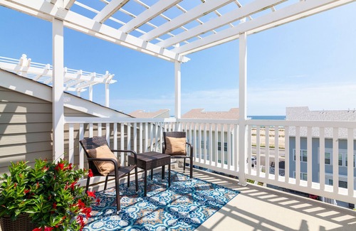 Queens House | 30 Days or more Beautiful Oceanfront 3BD Duplex Near JFK, Subway & Ferry to NYC