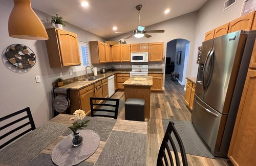 Tatum Ranch House | 30% Discount to rent the entire month of August!