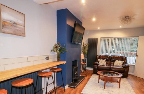 Lisburn House | 30 EGLANTINE CRESCENT, pet friendly, with a garden in Lisburn