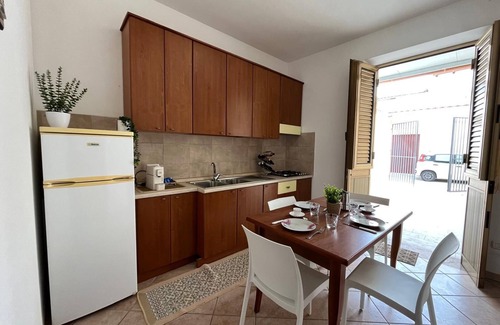 Tre Fontane House | [30 meters from the sea ] AC | BBQ | Outdoor area