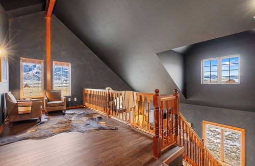 Emigrant House | 30 Miles to Yellowstone Game Room Hot Tub A/C Outdoor Fire Stove