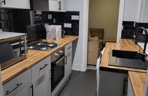 Burslem Apartment | 30 mins from Alton Towers - Panama Apartments/Lodge