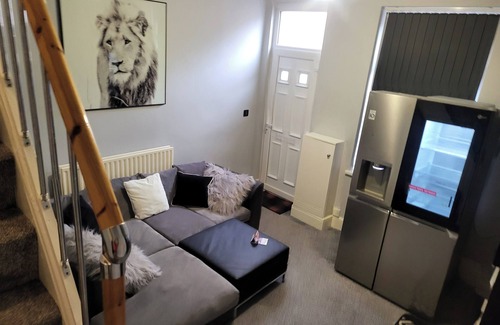 Burslem Apartment | 30 mins from Alton Towers - Panama Apartments/Lodge
