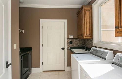 Lake Oconee House | 30% off, until 2026, Elevator, Lake Front, Pool, Pontoon, Theater, Fire Pit, WOW