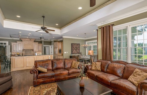 Lake Oconee House | 30% off, until 2026, Estate, Lake Front, Pool, Hot Tub, Boat, Dock, Fire pit.WOW