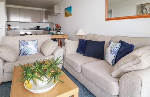Lusty Glaze Apartment | 30 ONE LUSTY GLAZE, character holiday cottage in Newquay