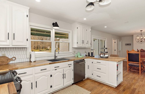 Giles County House | 30 private acre Country House