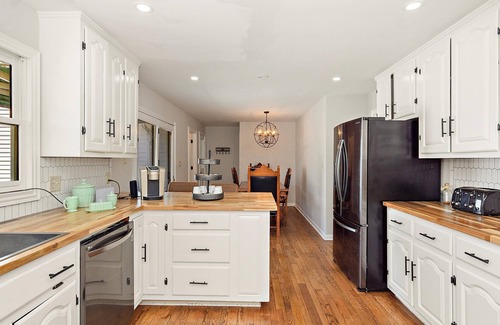 Giles County House | 30 private acre Country House