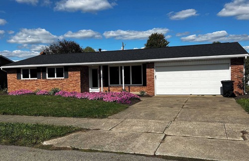 New Philadelphia House | "30 Something" | Family & Business Friendly Stay