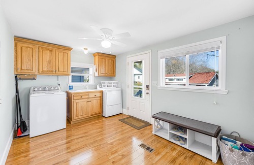 Troutman House | 300 Degree Views, NEW HotTub, Firepit, Lighthouse