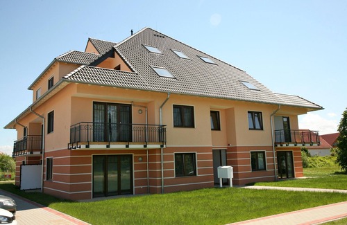 Nienhagen Apartment | 300 meters to the Baltic Sea - two terraces and garden - WiFi available