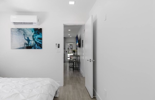 Lauderdale-by-the-Sea Resort | 300 STEPS TO WHITE SAND BEACH /HEATED POOL /HOT TUB/MONTHLY SPCLS - H1