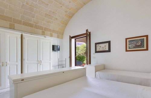 Ortelle Apartment | 3005 Dimora Donn`Anna - Mono 1 by BarbarHouse