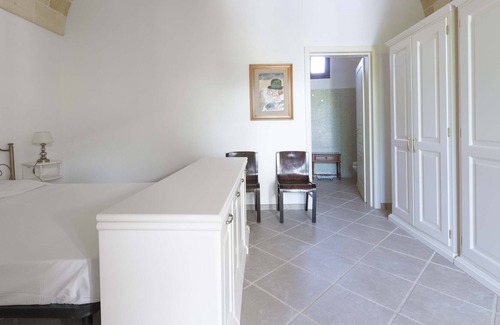 Ortelle Apartment | 3005 Dimora Donn`Anna - Mono 1 by BarbarHouse