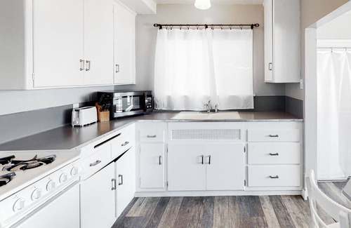 Carlsbad Village House | 3009 Ocean St Main Beautiful Oceanfront Condo w/Private Balcony, Free WiFi