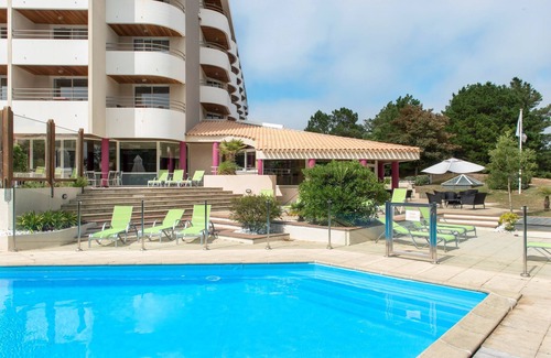 Saint-Jean-de-Monts Condo | 300m de la Plage ! Appart avec accès Piscine + Spa